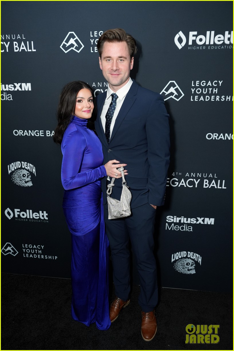 ariel winter blue dress navy blue dress for baby girl Ariel Winter flashes her bum in see-through skirt and