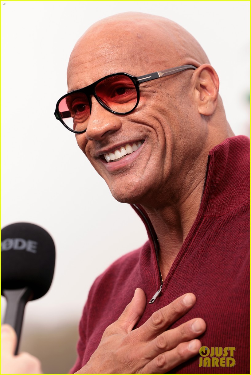 Chris Evans Is Nearly Unrecognizable with Scruffy Beard at 'Red One' London Photo Call with Dwayne Johnson & More