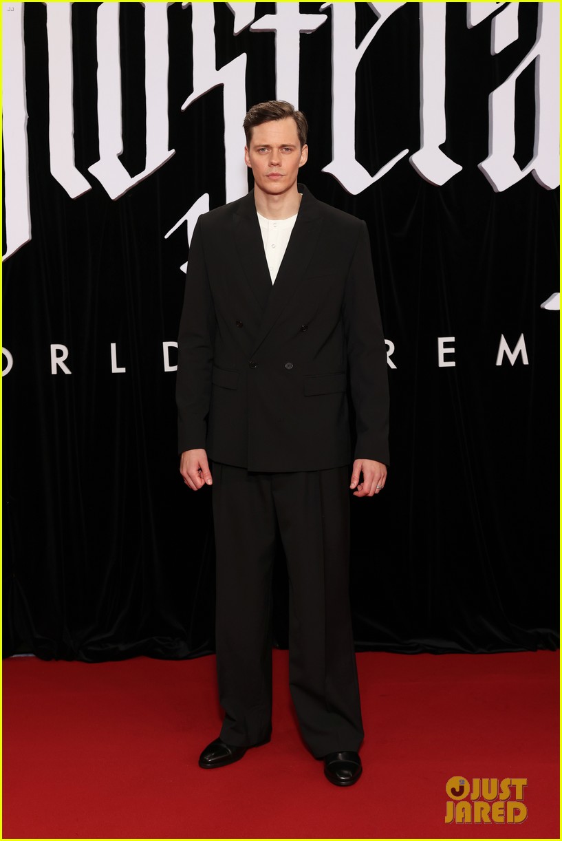 Bill Skarsgard, Aaron Taylor-Johnson, & More Attend 'Nosferatu' World Premiere in Berlin!