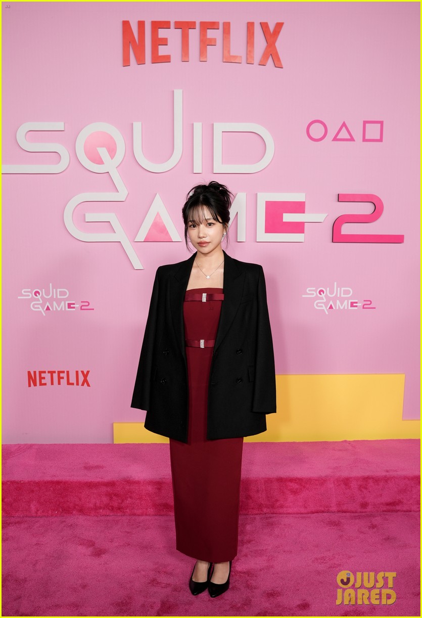 Lee Jung-jae Snaps Group Selfie With 'Squid Game' Co-Stars at Season 2 LA Premiere, Teases 'Many Twists & Turns'