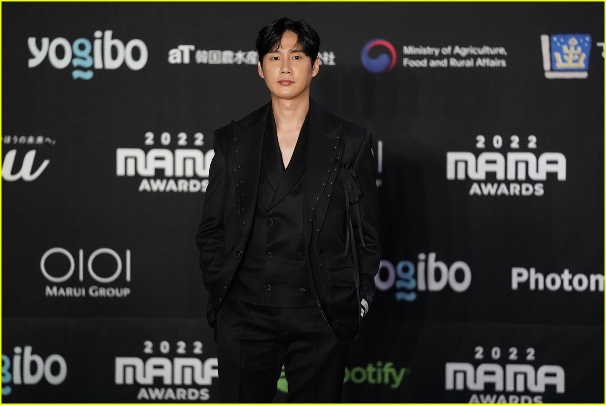 'Squid Game' Creator Explains 'Heartbreaking' Reason Why a Cis Man Plays Trans Character Hyun-ju (#120)