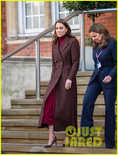 Kate Middleton Visits Hospital Where She Received Her Cancer Treatments