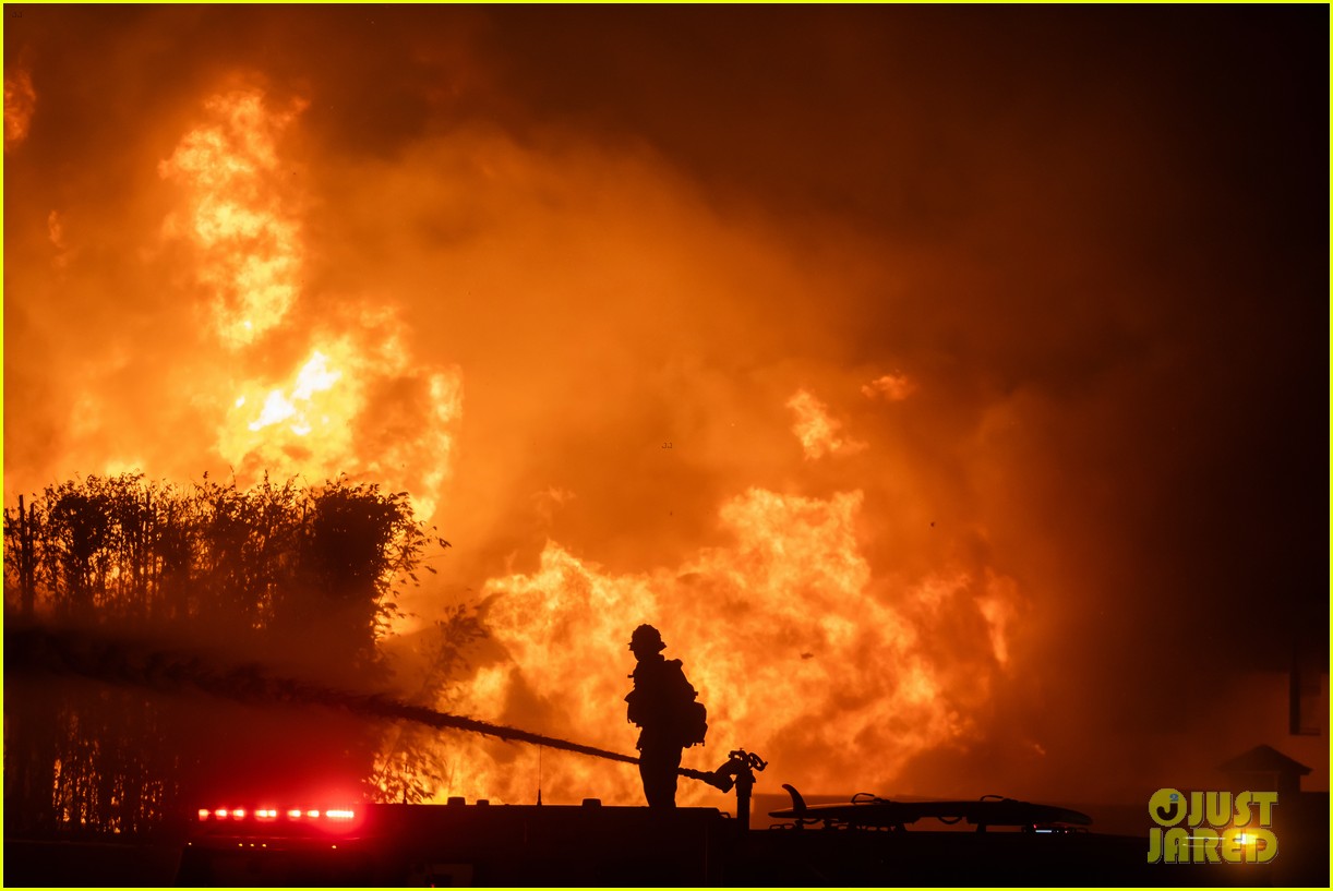 Los Angeles Accidentally Sends Evacuation Warning to All Residents with January 9 Error Message, County Supervisor Speaks Out Amid Fires
