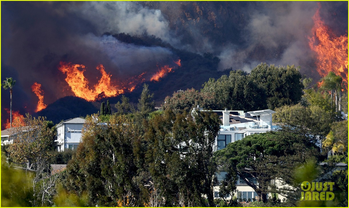 Los Angeles Accidentally Sends Evacuation Warning to All Residents with January 9 Error Message, County Supervisor Speaks Out Amid Fires