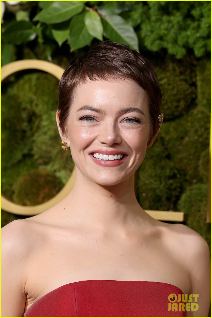 Emma Stone Debuts Pixie Haircut at Golden Globes 2025 - Just Jared -  Celebrity News and Gossip | Entertainment