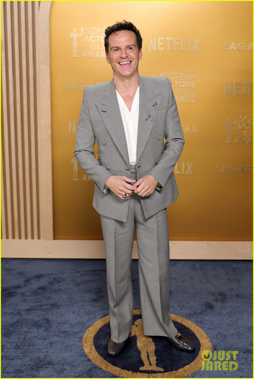 Andrew Scott Reveals the Medical Emergency He Suffered at the SAG Awards Five Years Ago