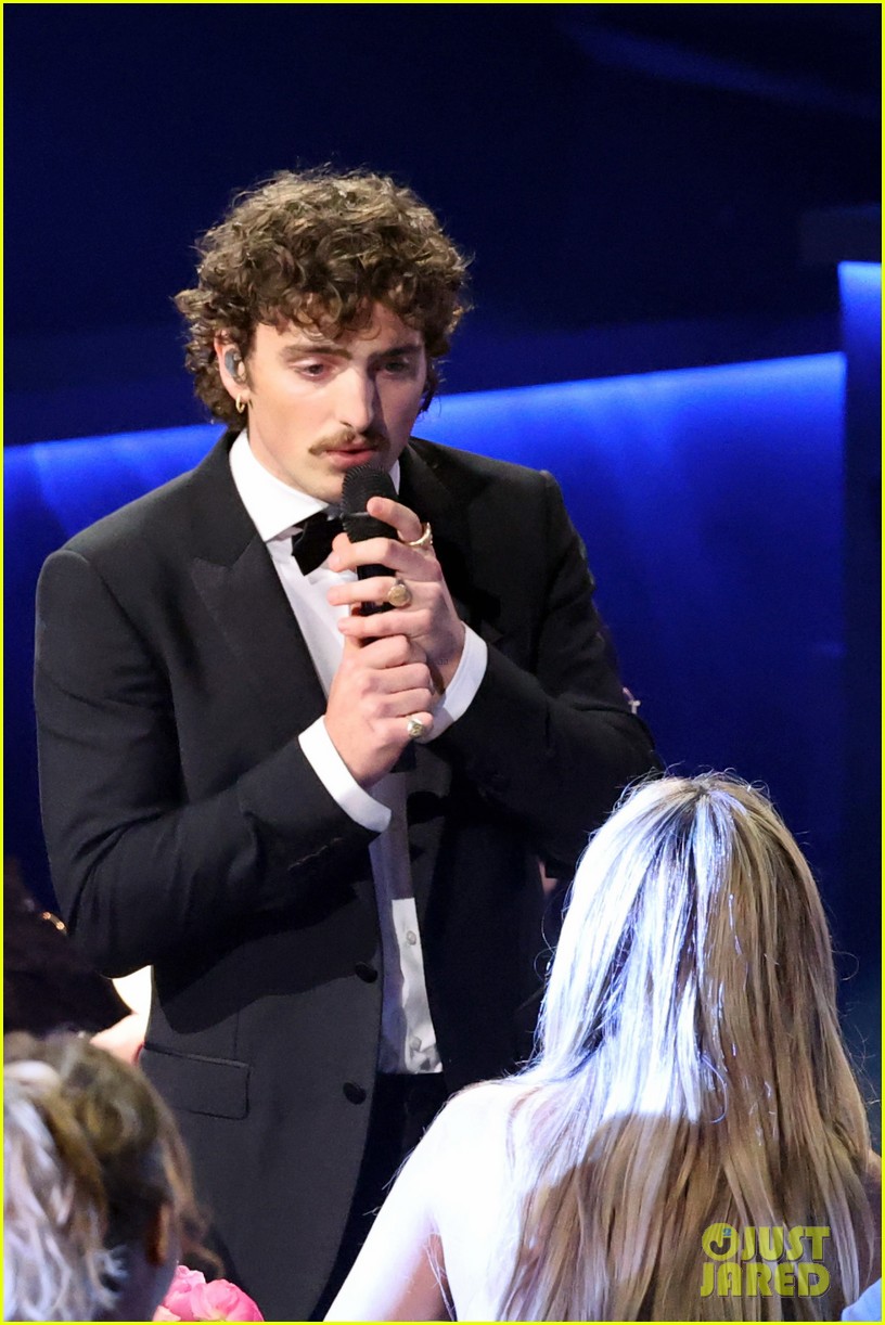 Benson Boone Goes Viral for Crotch Grab During Grammys 2025 Performance of 'Beautiful Things' - Watch Now!