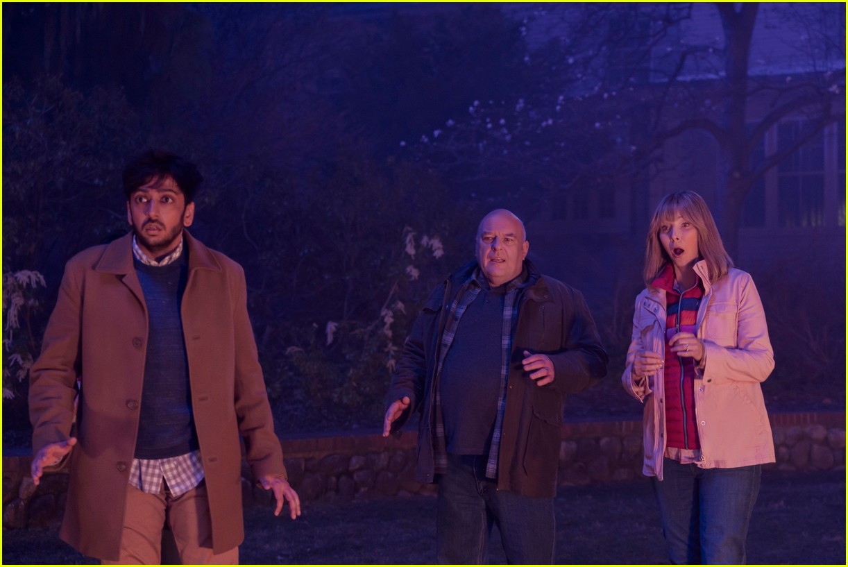 'The Parenting' Trailer: Star-Studded Cast Gets Trapped in Haunted House in New Max Comedy - Watch Now!