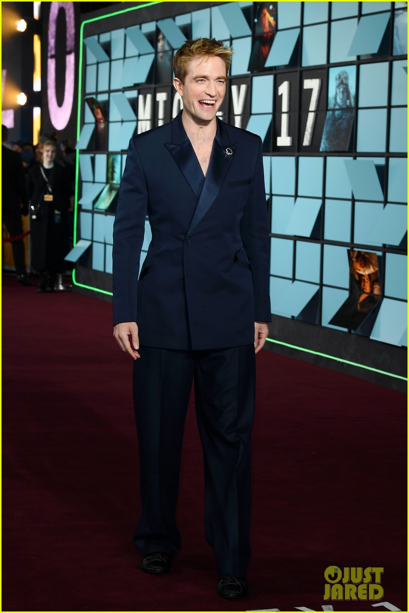 Robert Pattinson Looks Dapper in Sleek Suit at 'Mickey 17' World Premiere in London