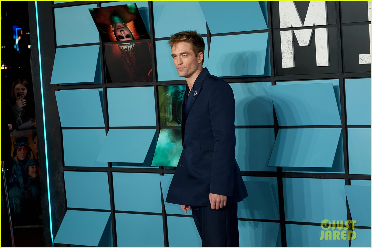 Robert Pattinson Looks Dapper in Sleek Suit at 'Mickey 17' World Premiere in London