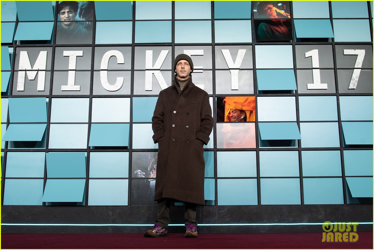 Robert Pattinson Looks Dapper in Sleek Suit at 'Mickey 17' World Premiere in London