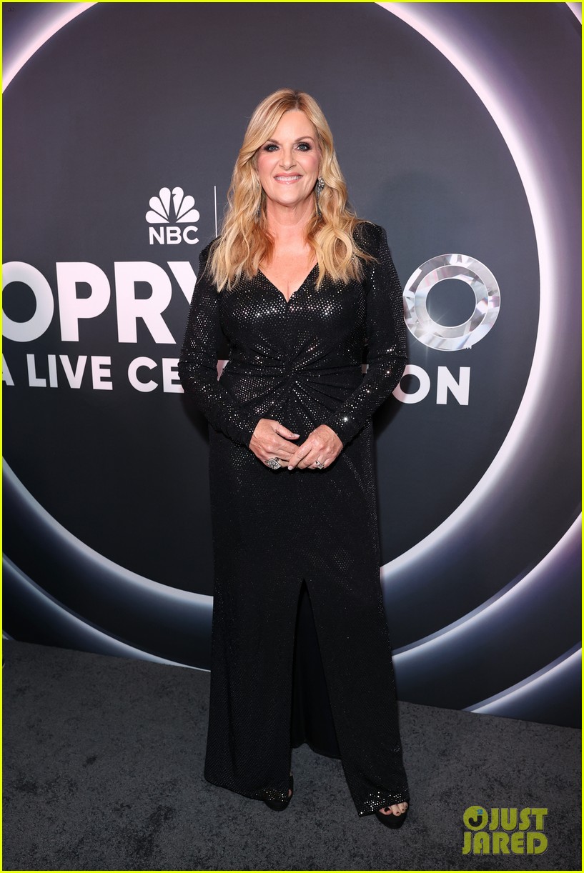 Carrie Underwood Joins Blake Shelton, Gwen Stefani, & More at Opry 100: A Live Celebration!