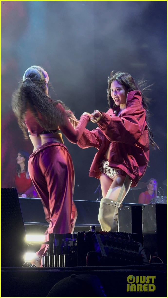 Blackpink's Jennie Gets Support from Lisa & Rosé at Coachella 2025 Set (Photos & Videos)