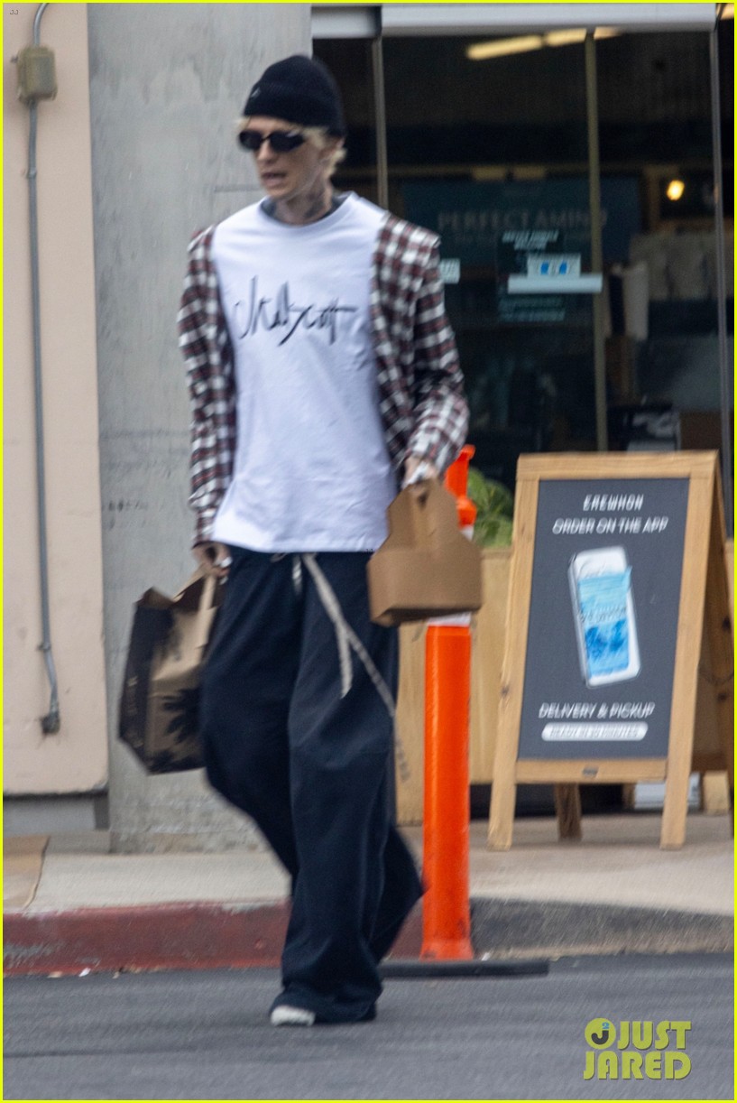 Machine Gun Kelly & Megan Fox Seen Out Together for First Time Since Welcoming Daughter