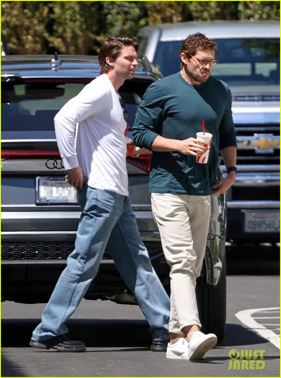 Patrick Schwarzenegger & His Family Enjoy a Pre-Easter Dinner Together!