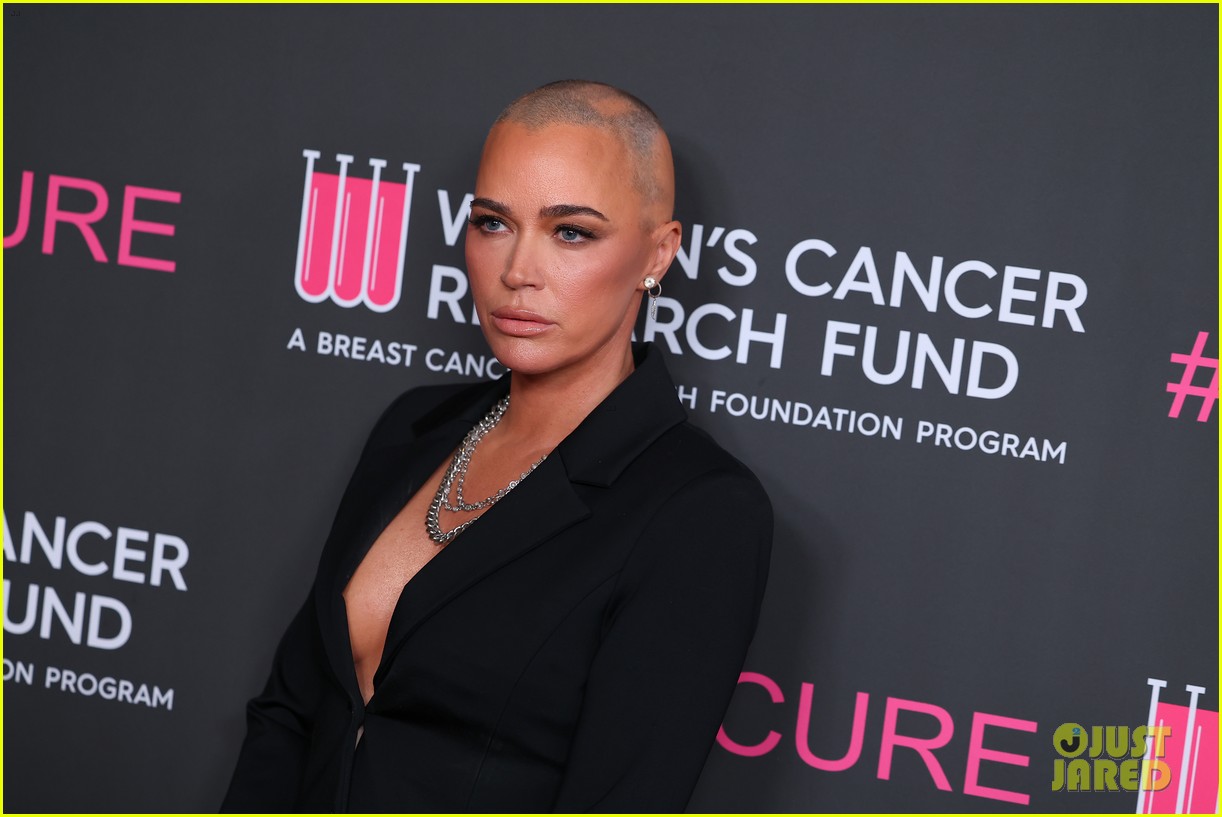 Real Housewives' Teddi Mellencamp Debuts Shaved Head on Red Carpet at Cancer Research Fundraiser