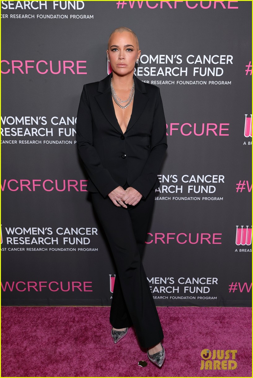 Real Housewives' Teddi Mellencamp Debuts Shaved Head on Red Carpet at Cancer Research Fundraiser