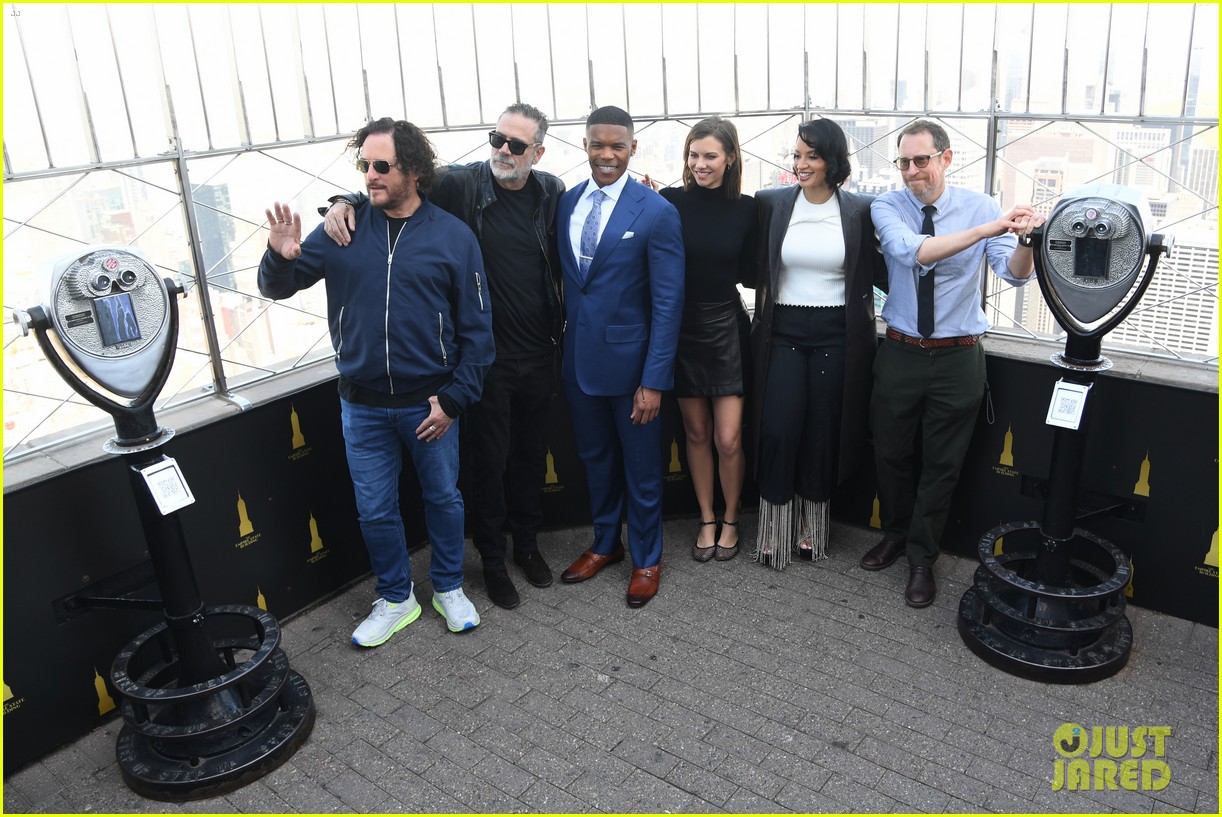 'Walking Dead' Takes Over New York City, Jeffrey Dean Morgan Has Fun with Negan's Bat