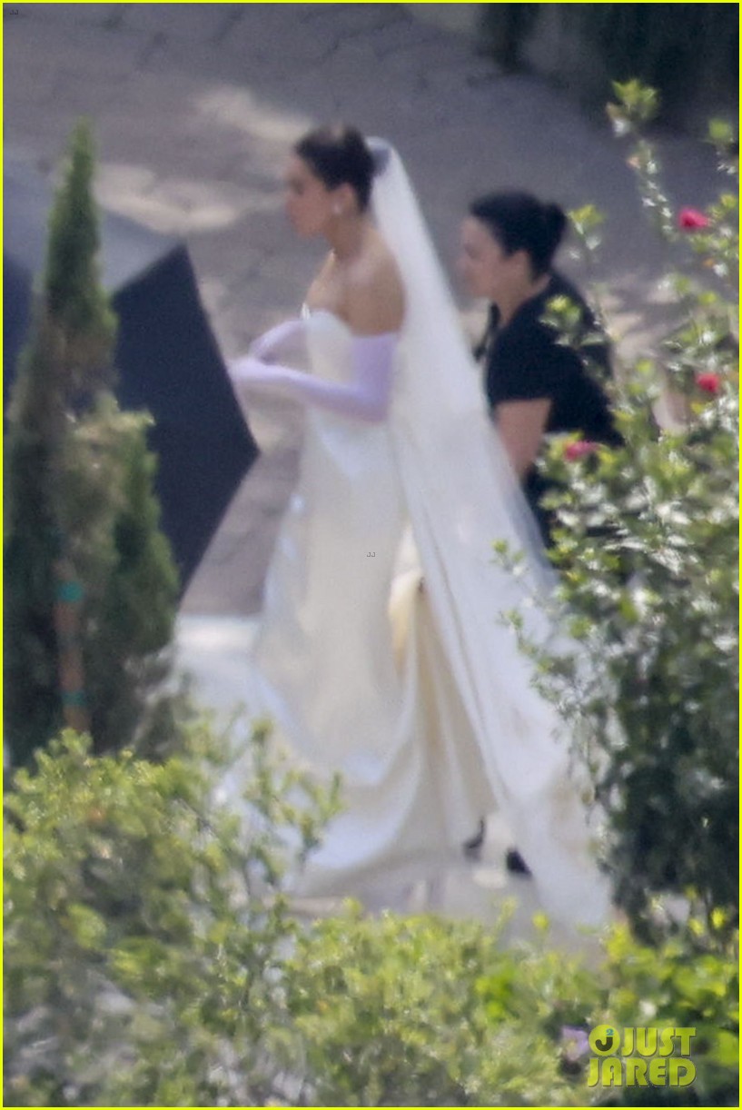 Hailee Steinfeld Marries Josh Allen In California Ceremony, Wedding Photos Revealed!