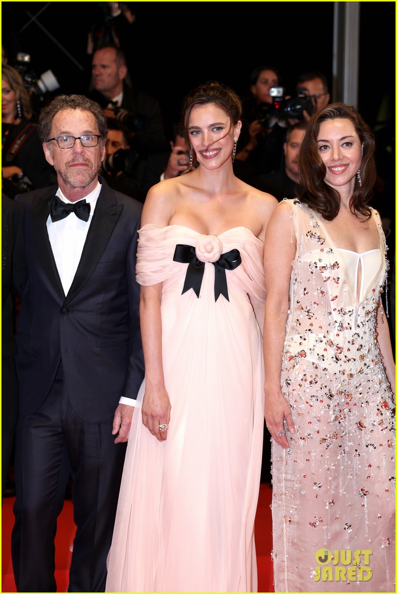 Aubrey Plaza Returns to Red Carpet for First Time Since Husband's Death, Premieres New Movie 'Honey Don't' at Cannes 2025