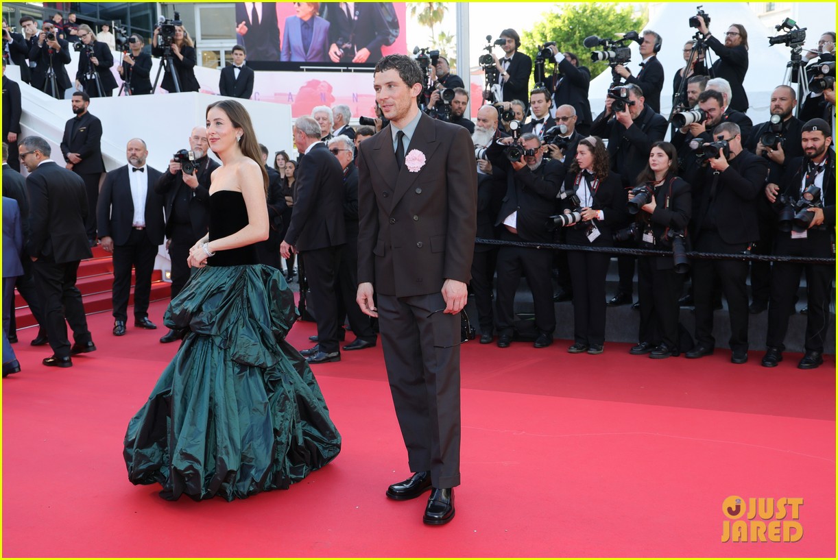Alana Haim Had a Cute Carpet Moment with Co-Star Josh O'Connor at 'The Mastermind' Cannes Premiere!