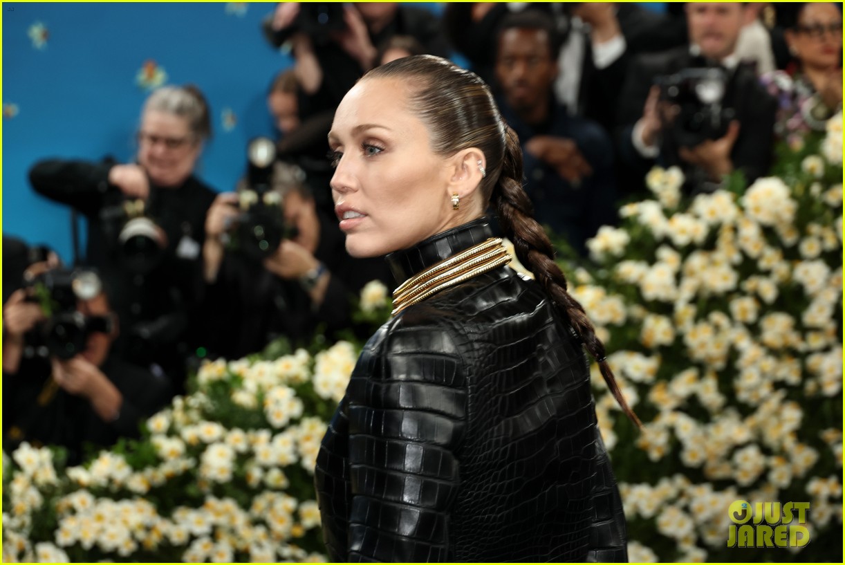 Miley Cyrus Is Tailored to Perfection in Alaïa at Met Gala 2025