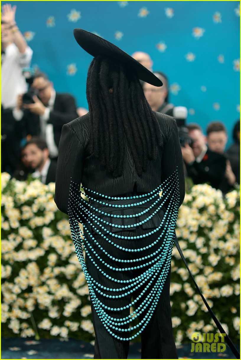 Shaboozey Matches His Grillz to His Outfit at Met Gala Debut