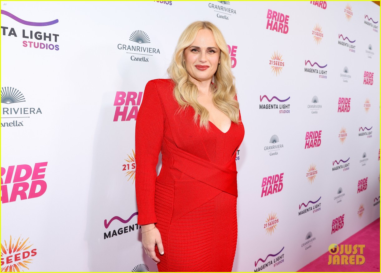 Anna Camp & Girlfriend Jade Whipkey Make Red Carpet Debut at 'Bride Hard' Premiere