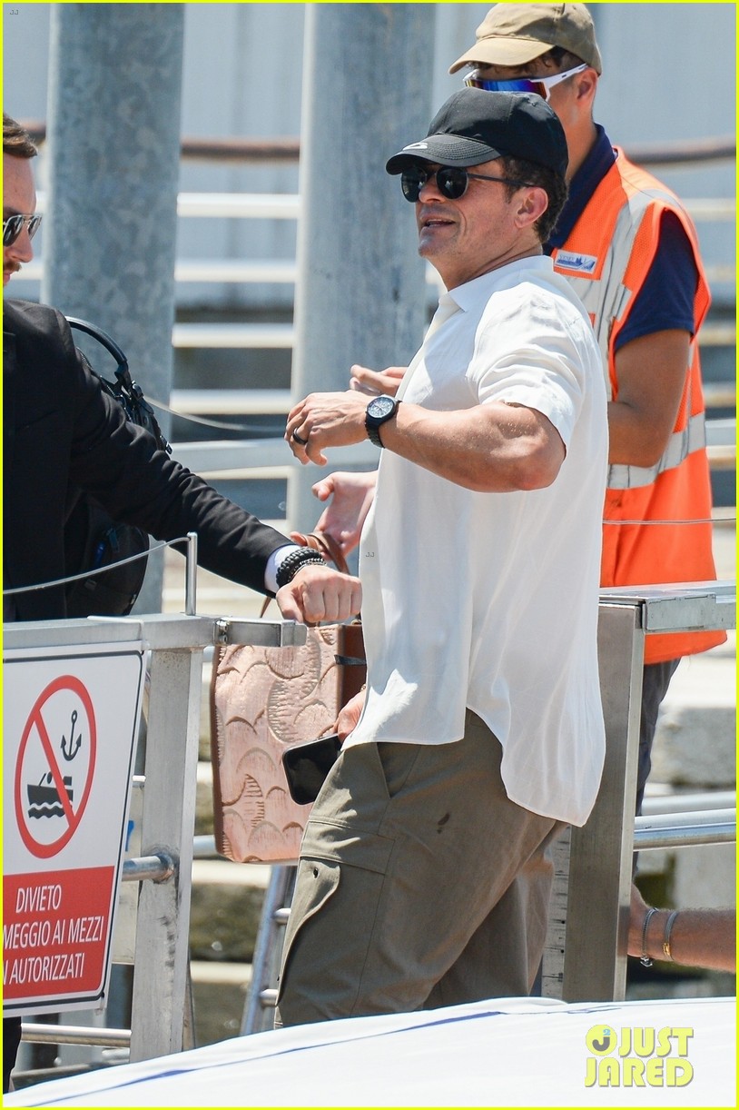 Orlando Bloom Chats Up Leonardo DiCaprio's Girlfriend Vittoria Ceretti as He Keeps Low Profile During Venice Exit After Bezos Wedding