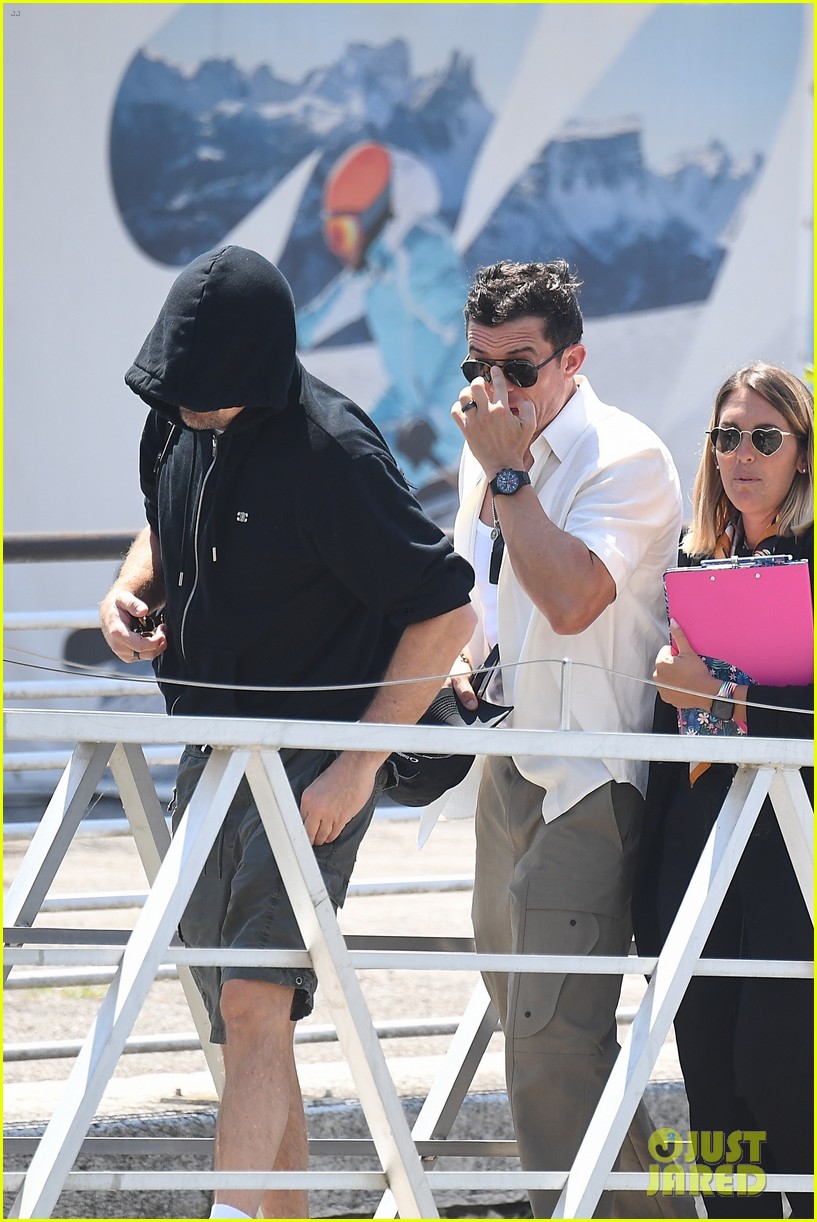 Orlando Bloom Chats Up Leonardo DiCaprio's Girlfriend Vittoria Ceretti as He Keeps Low Profile During Venice Exit After Bezos Wedding