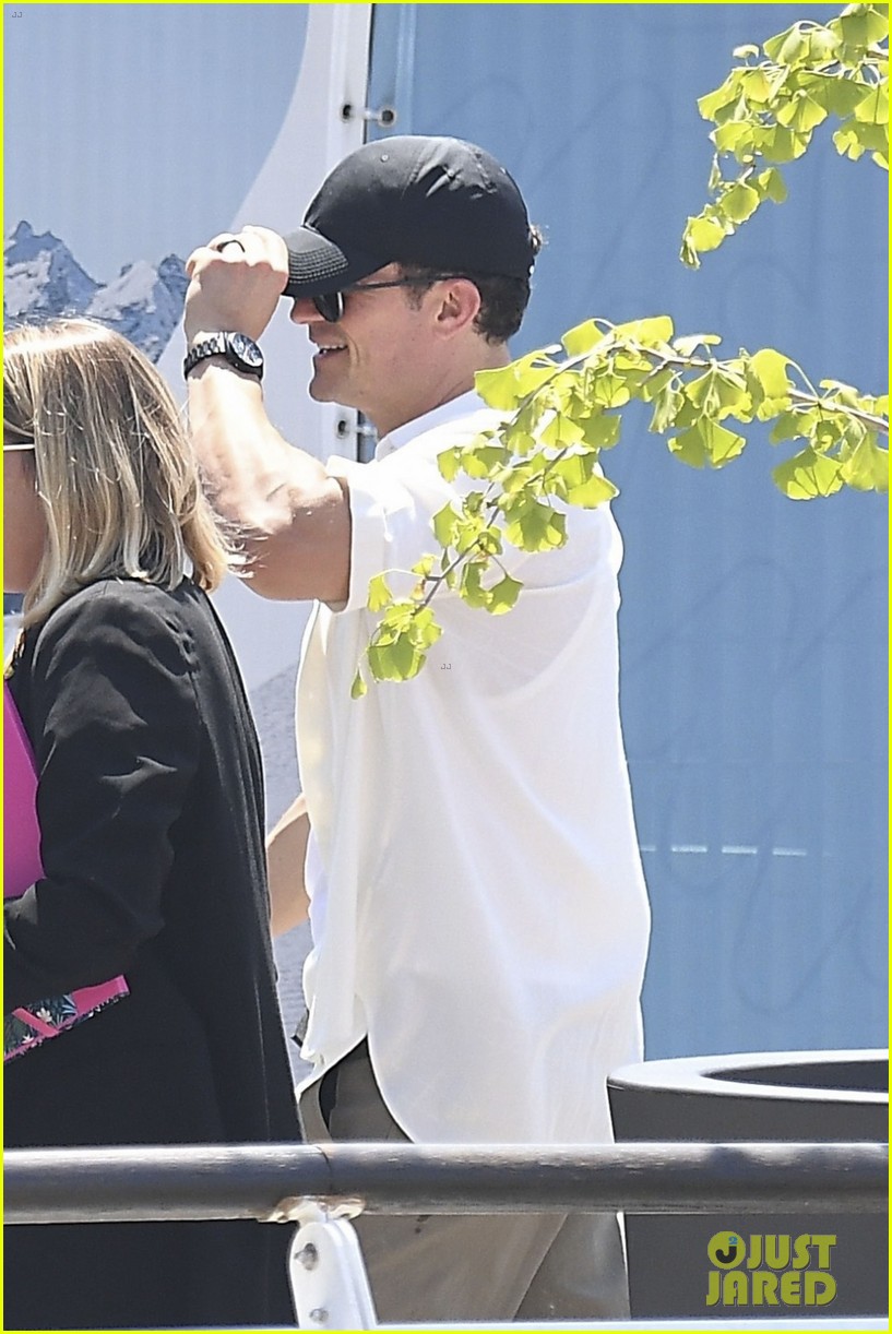 Orlando Bloom Chats Up Leonardo DiCaprio's Girlfriend Vittoria Ceretti as He Keeps Low Profile During Venice Exit After Bezos Wedding