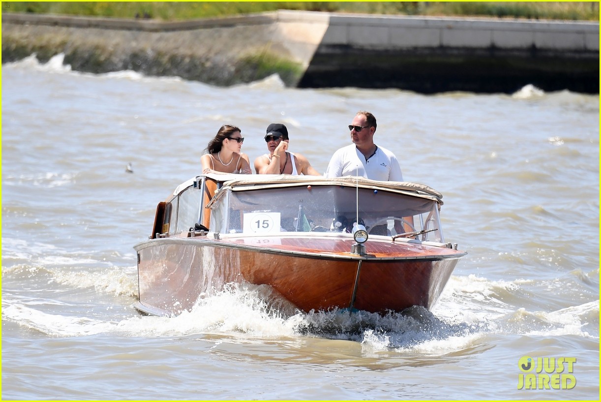 Orlando Bloom Chats Up Leonardo DiCaprio's Girlfriend Vittoria Ceretti as He Keeps Low Profile During Venice Exit After Bezos Wedding