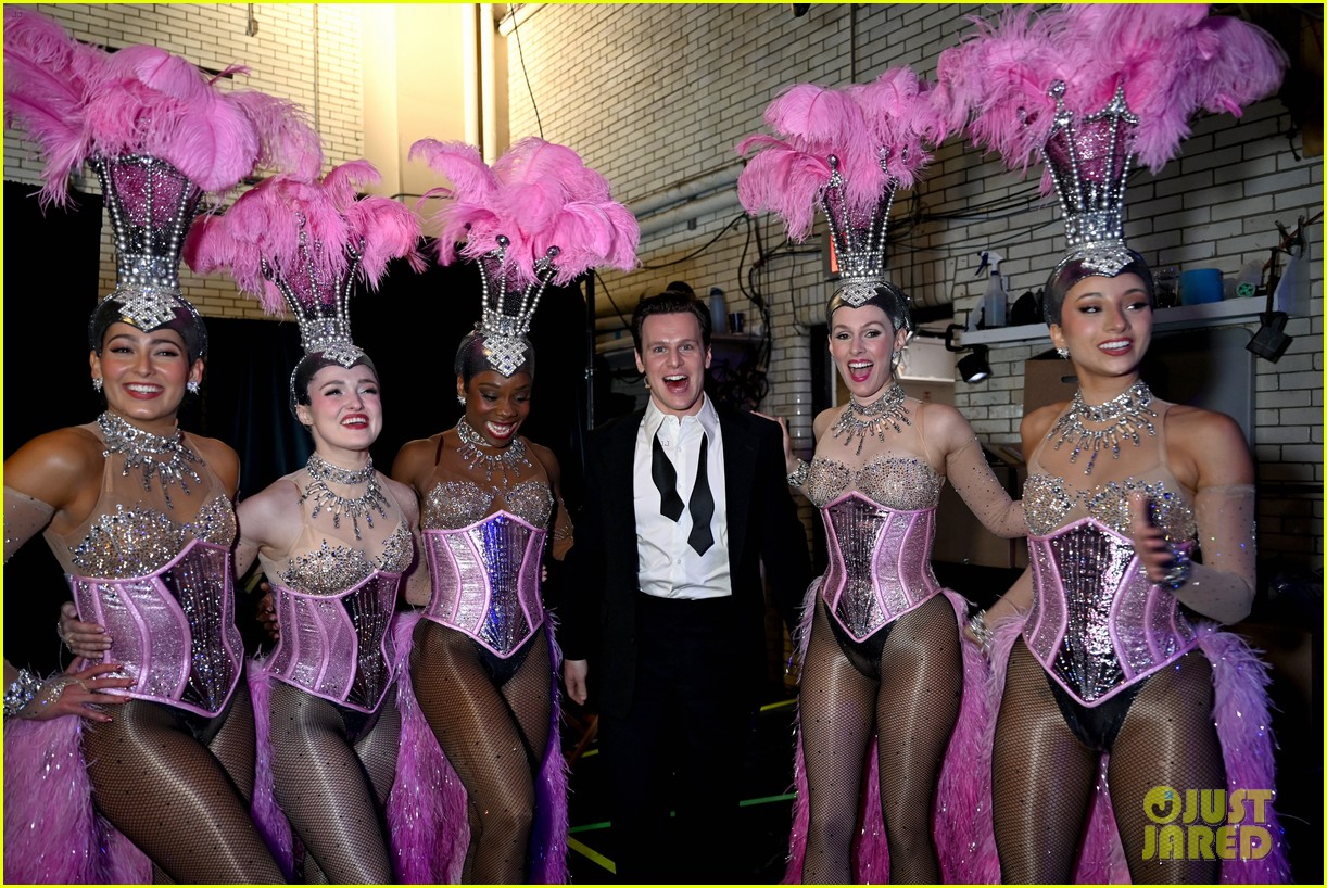 Jonathan Groff & 'Just In Time' Company Perform Medley at Tony Awards 2025 - Watch Now!