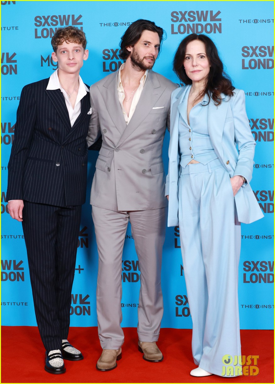 Mary-Louise Parker Makes Rare Appearance with Daughter Ash at 'The Institute' London Premiere