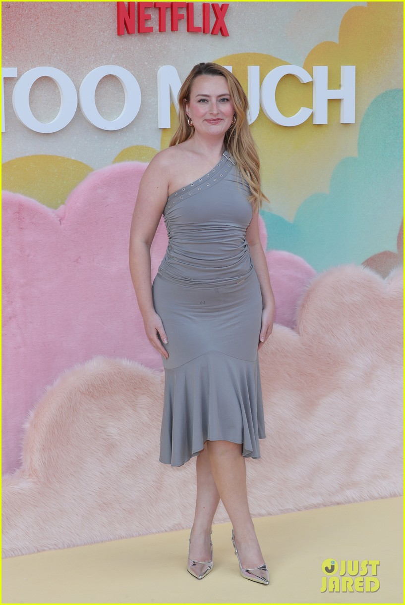 Lena Dunham, Megan Stalter, & Will Sharpe Premiere New Netflix Series 'Too Much' in London!