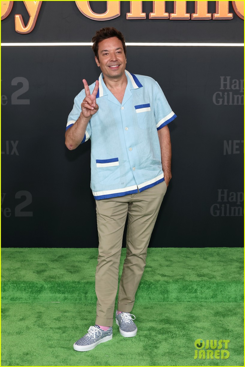 Adam Sandler, Bad Bunny, Julie Bowen, & More Attend 'Happy Gilmore 2' Premiere in NYC!
