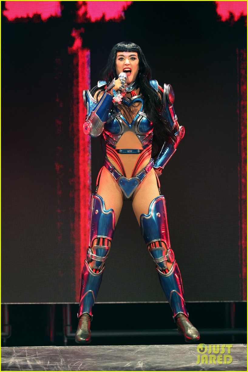 Celebs Attend Katy Perry's 'Lifetimes Tour' LA Show: See Every Star in Attendance!
