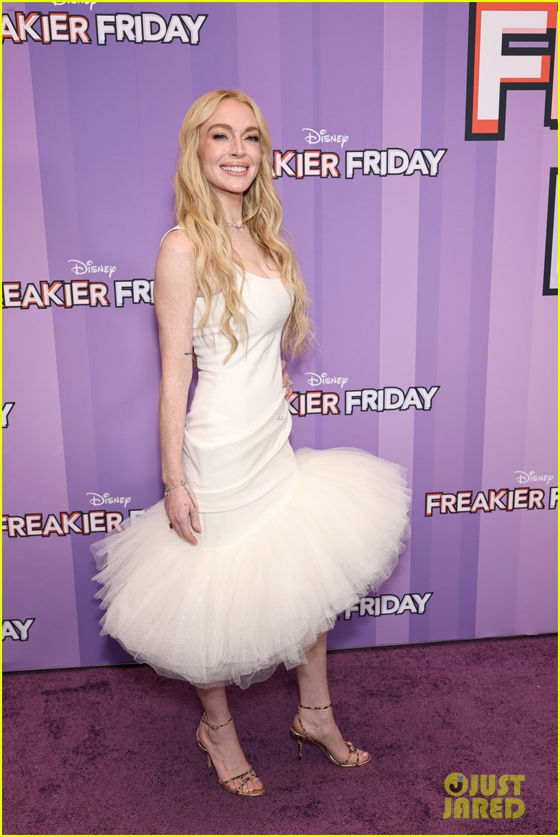 Lindsay Lohan Makes Rare Appearance with Mom Dina, Her 3 Siblings, & Husband Bader Shammas at 'Freakier Friday' Premiere