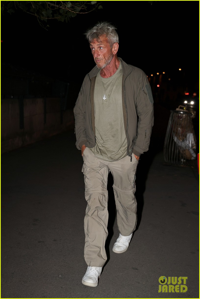 Lauren Sanchez Grabs Dinner with Leonardo DiCaprio, Sean Penn, & More Famous Friends in Paris