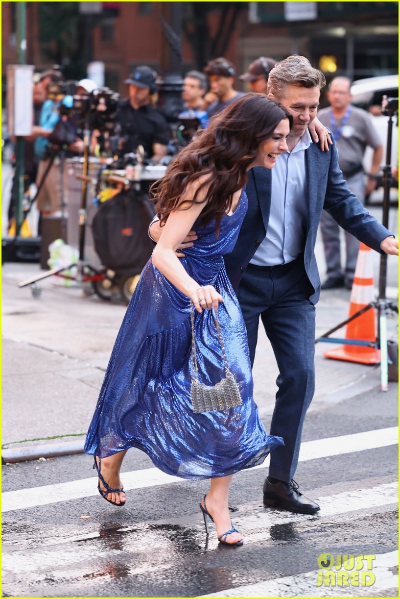 'Devil Wears Prada 2' Spoilers: Anne Hathaway's New Love Interest Revealed in Romantic Set Photos