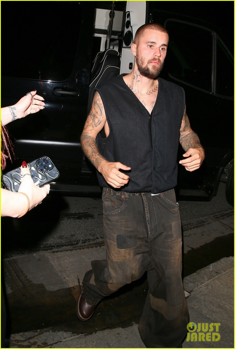Justin Bieber Shows Off Tattooed Arms as He Steps Out for Evening Church Service