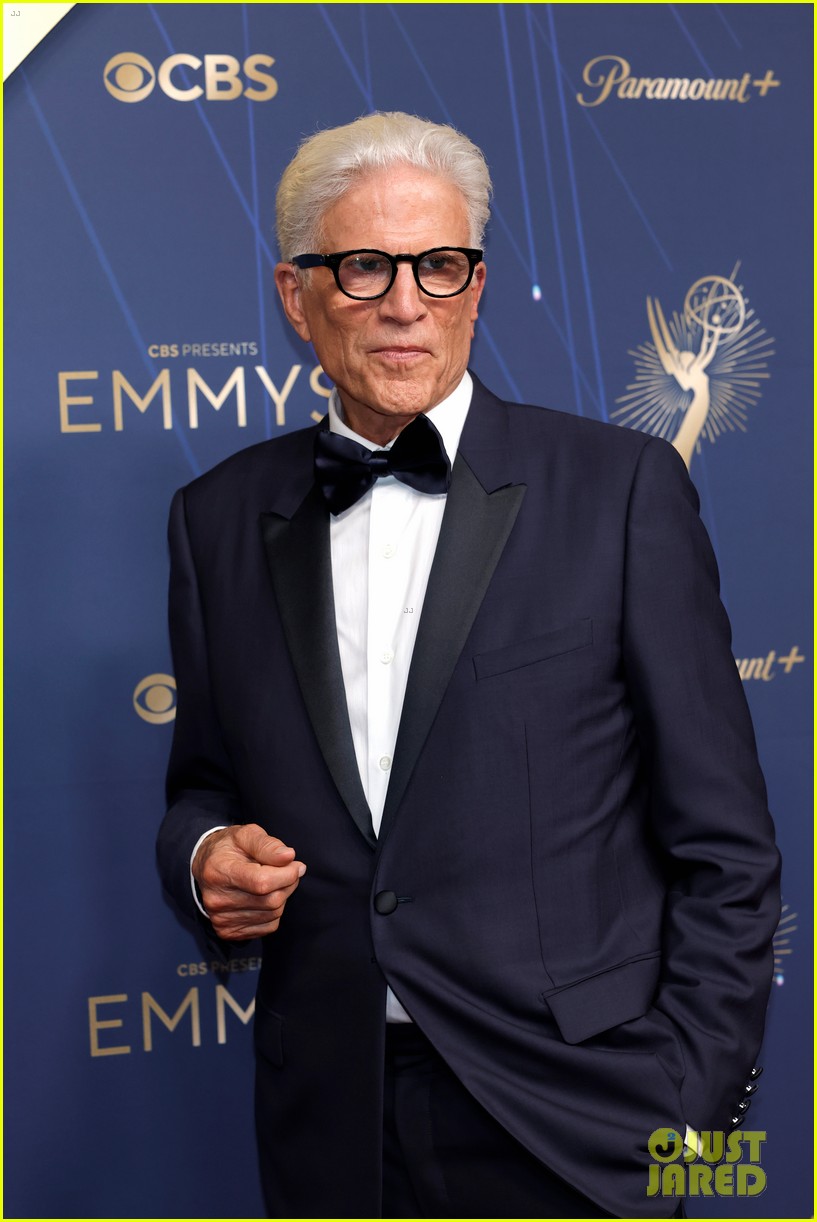 Ted Danson & Mary Steenburgen Arrive at Emmys 2025, Where They're Being Honored With a Major Award!