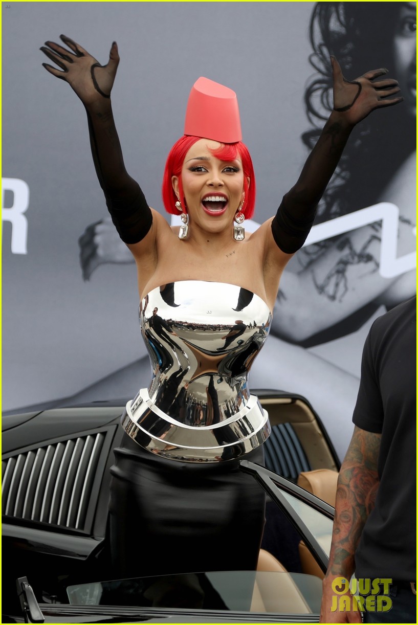 Doja Cat Rocks Whimsical Lipstick-Inspired Outfit, Surprises Fans at MAC Match Day Event