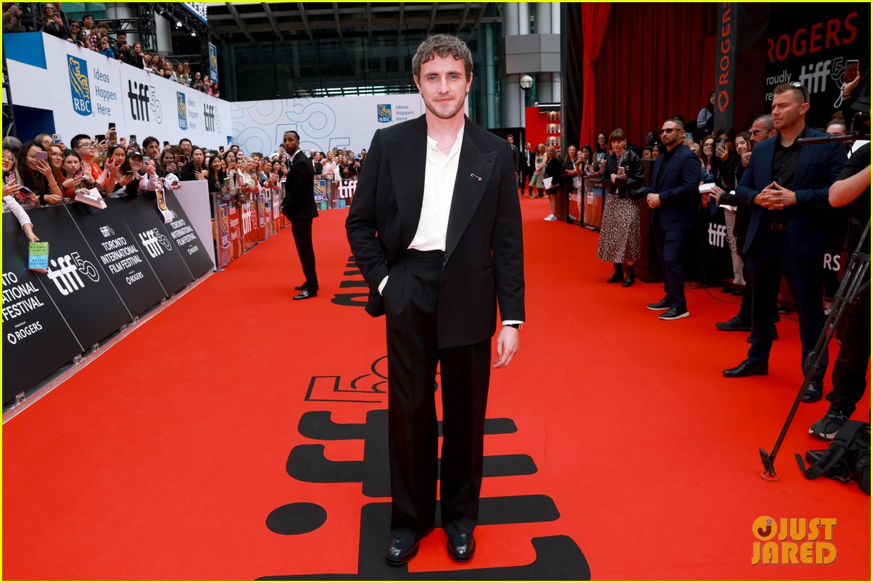 Paul Mescal & Jessie Buckley Premiere New Movie 'Hamnet' at TIFF 2025