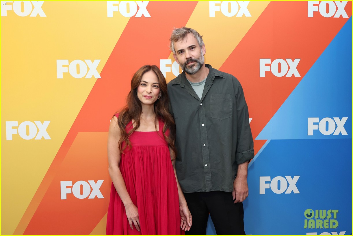 Smallville's Kristin Kreuk Makes Rare Red Carpet Appearance to Promote 'Murder in a Small Town' Season 2!