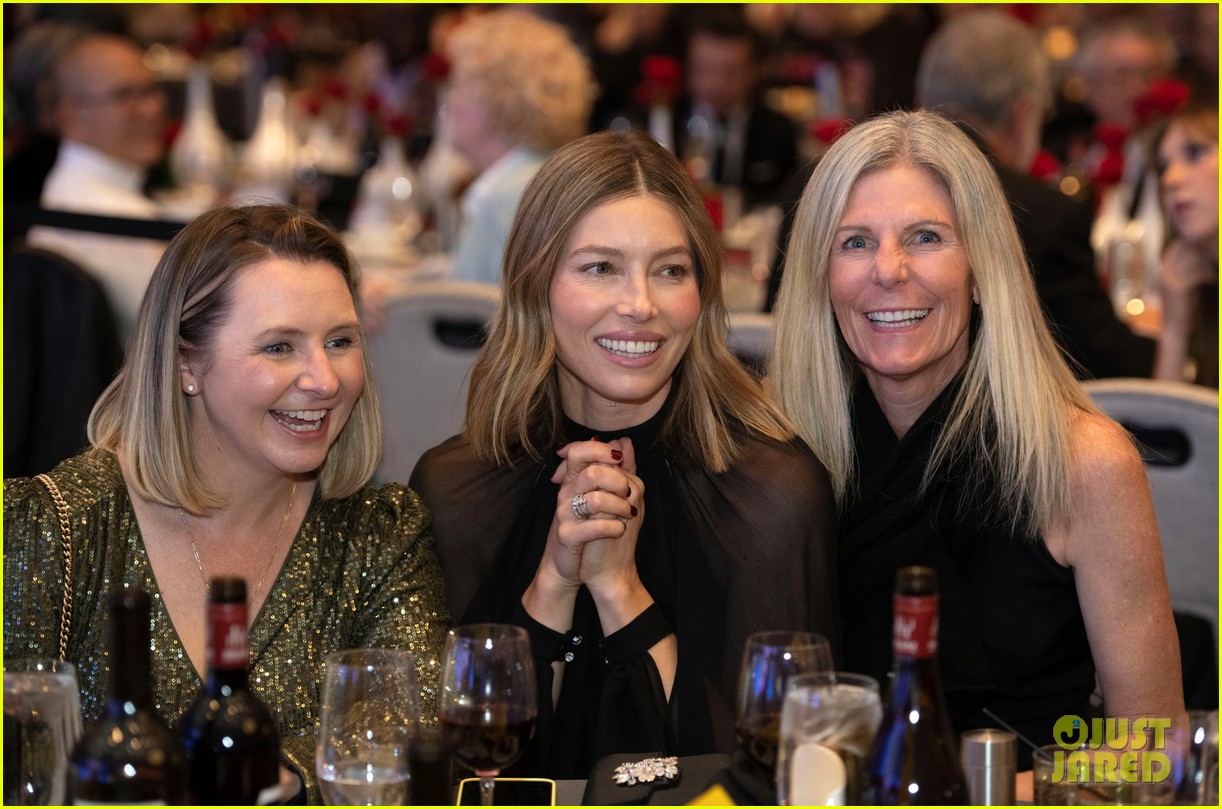 Jessica Biel Reunites with '7th Heaven' Co-Star Beverley Mitchell for Global Down Syndrome Foundation Event!