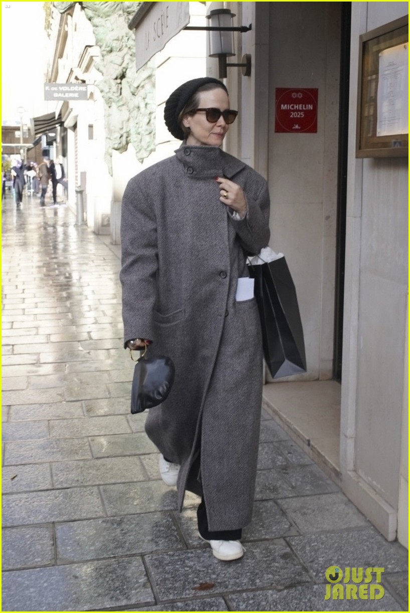 'All's Fair' Stars Sarah Paulson, Naomi Watts, & Glenn Close Spotted In Paris