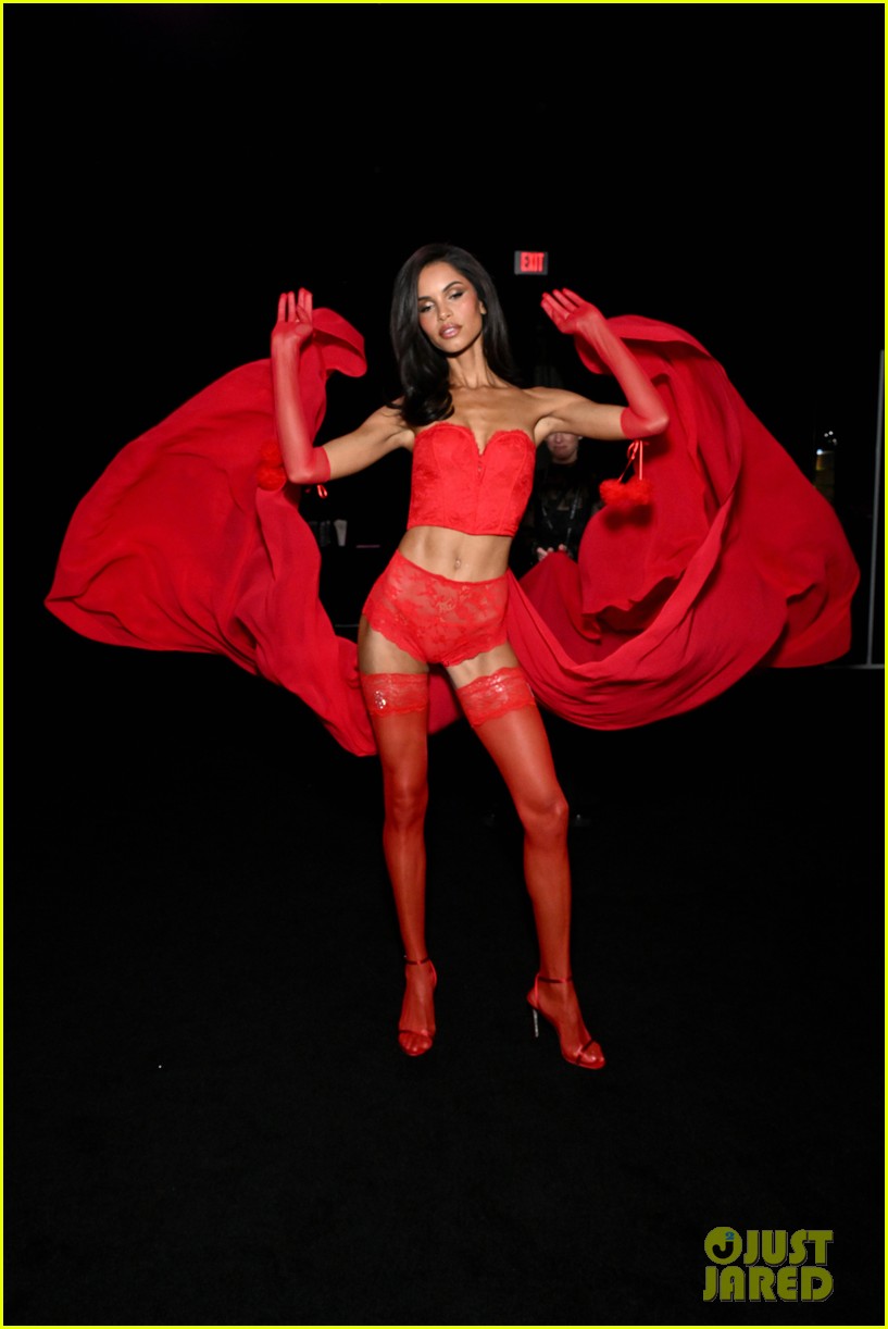 Inside the Victoria's Secret Fashion Show 2025: All the Backstage Photos You Didn't See on the Live Stream!
