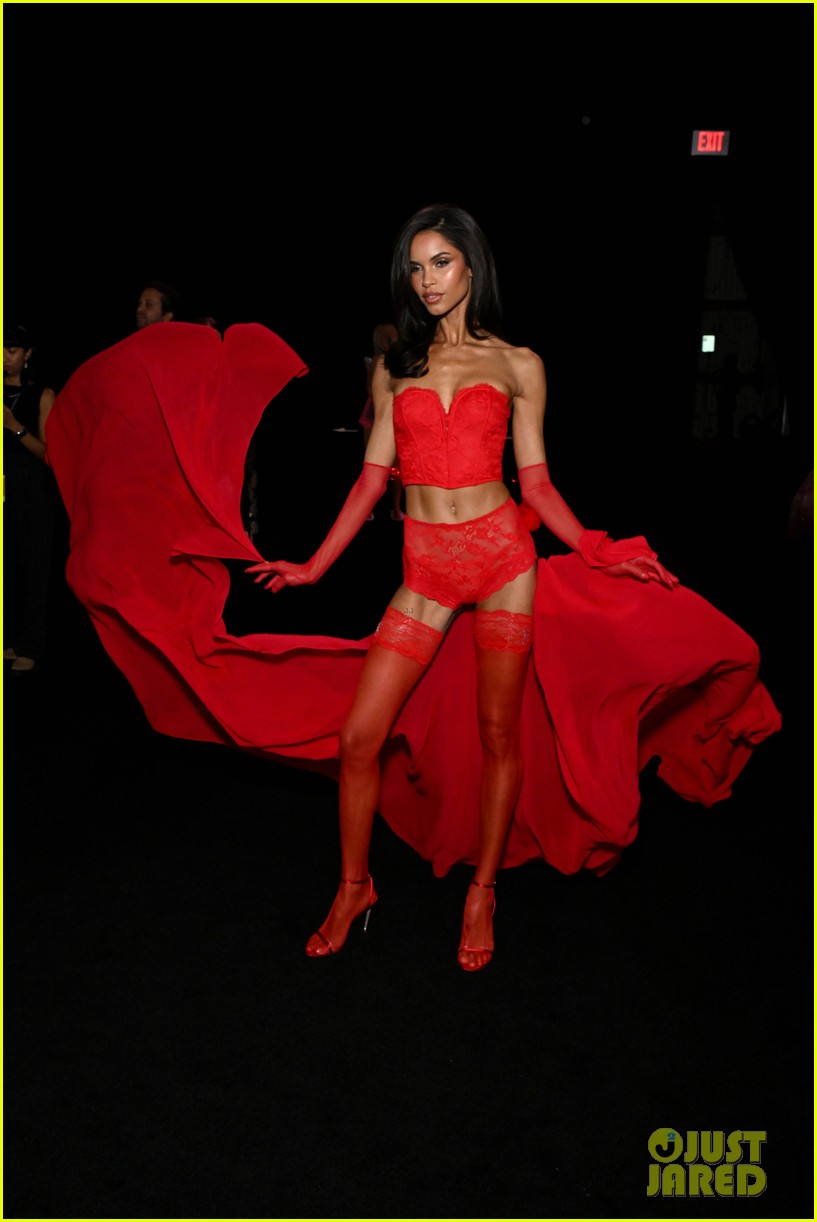 Inside the Victoria's Secret Fashion Show 2025: All the Backstage Photos You Didn't See on the Live Stream!