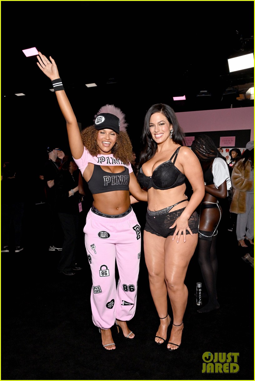 Inside the Victoria's Secret Fashion Show 2025: All the Backstage Photos You Didn't See on the Live Stream!